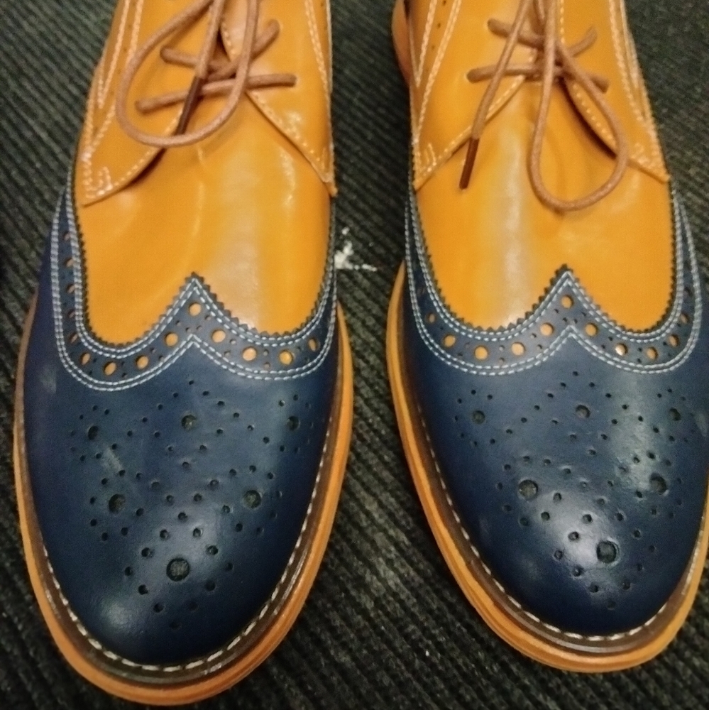 Size 11 men's blue tan
